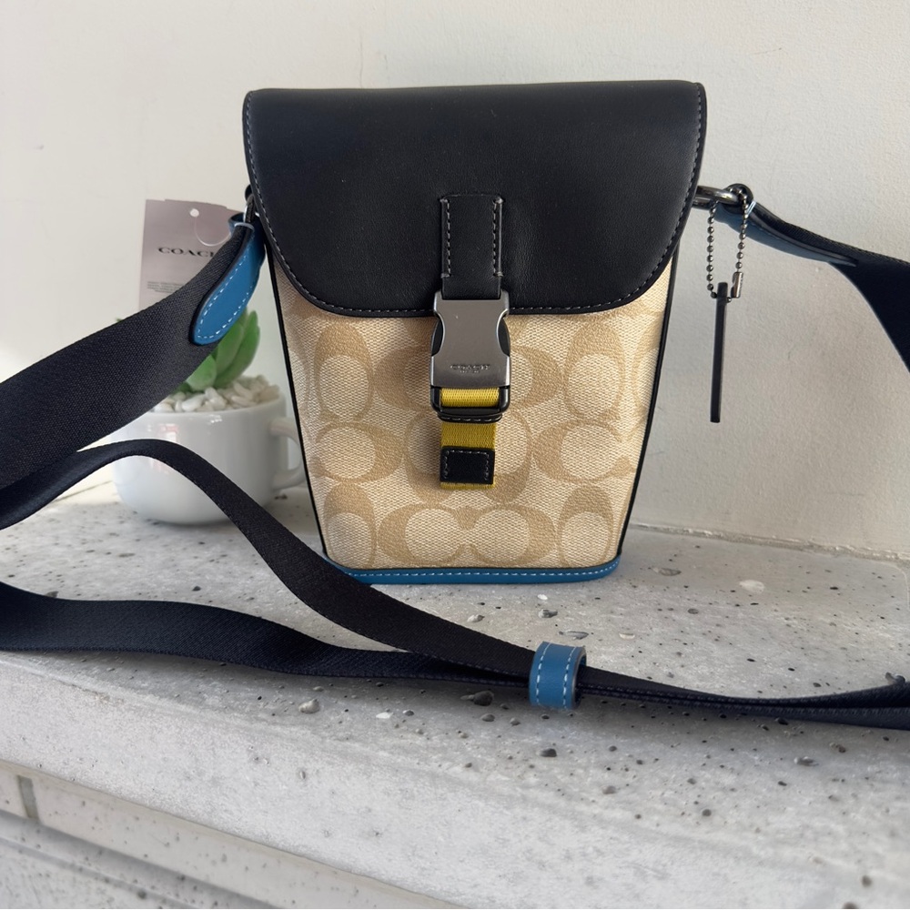 NWT Coach Track Small Flap Crossbody In Colorblock Signature Canvas
